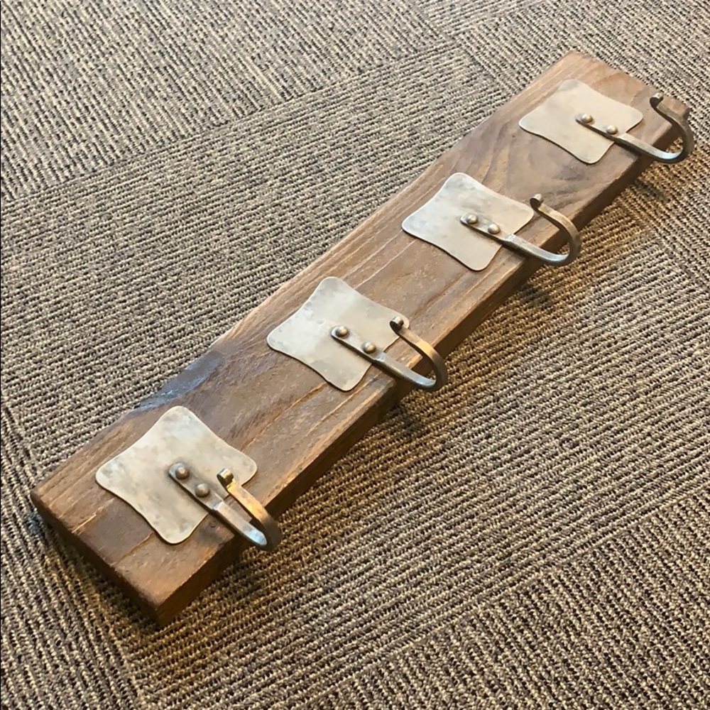 Wood hangar with 4 metal hooks
